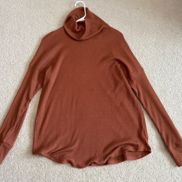 turtleneck sweater - Picture 2 of 5